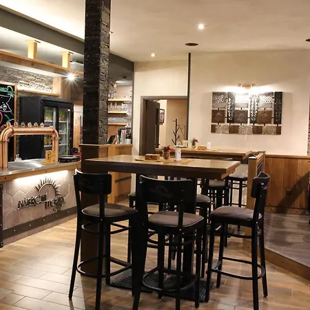 Nabrezni Terasy 招待所