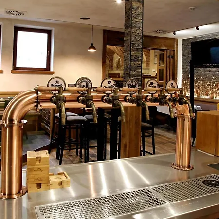 招待所 Nabrezni Terasy *